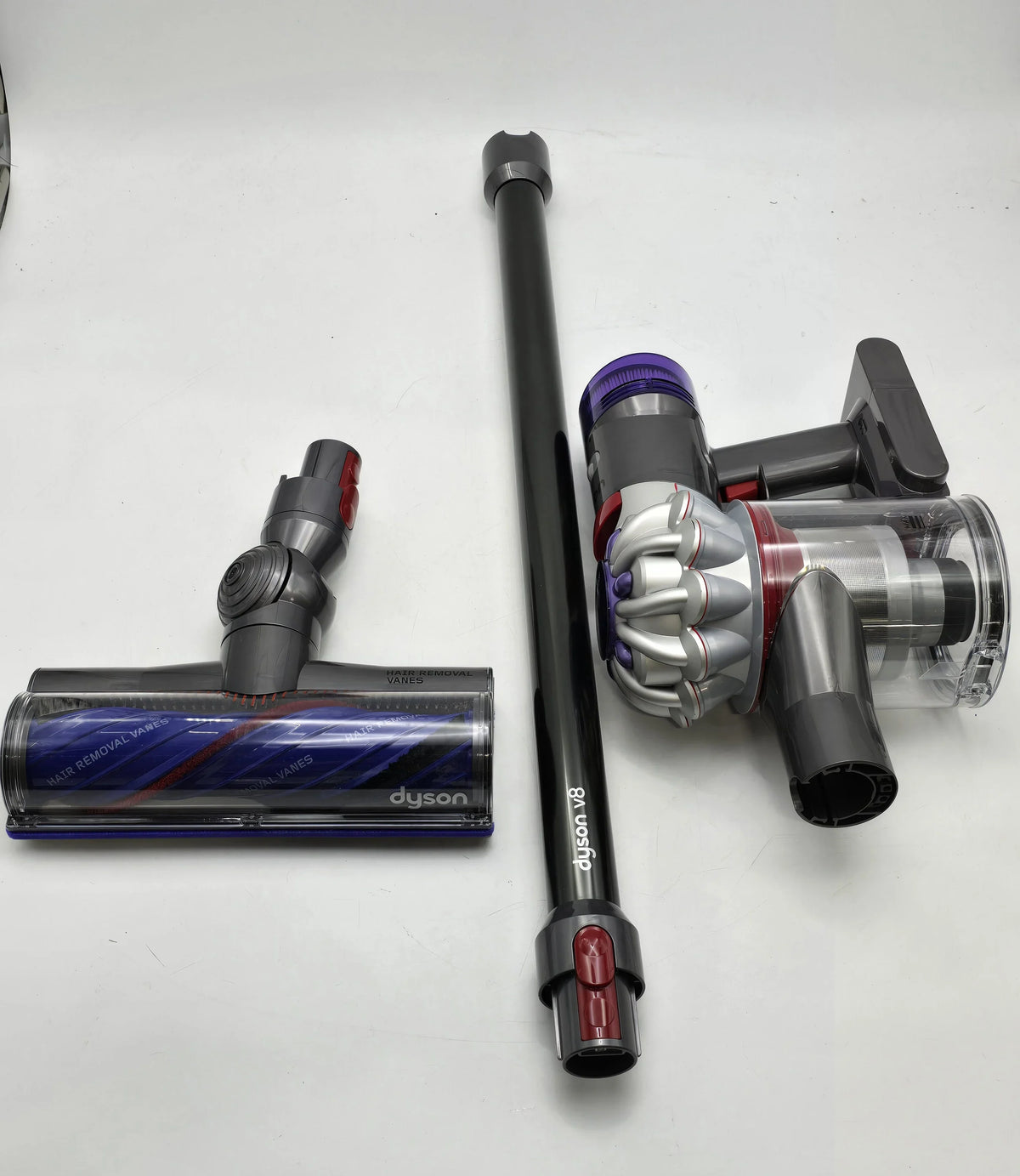 Dyson V8 Runtime 40 - Vacuum SIlver Up Absolute Cordless to Box Open Min SV25