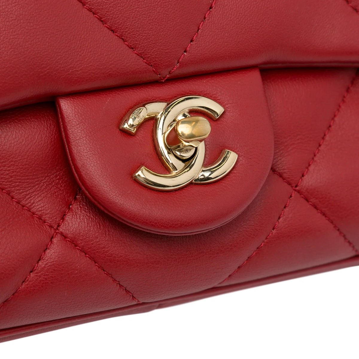 Lambskin Small (Good) Satchel Authenticated Red Flap Unisex Bag Chanel Leather Carry Easy Pre-Owned