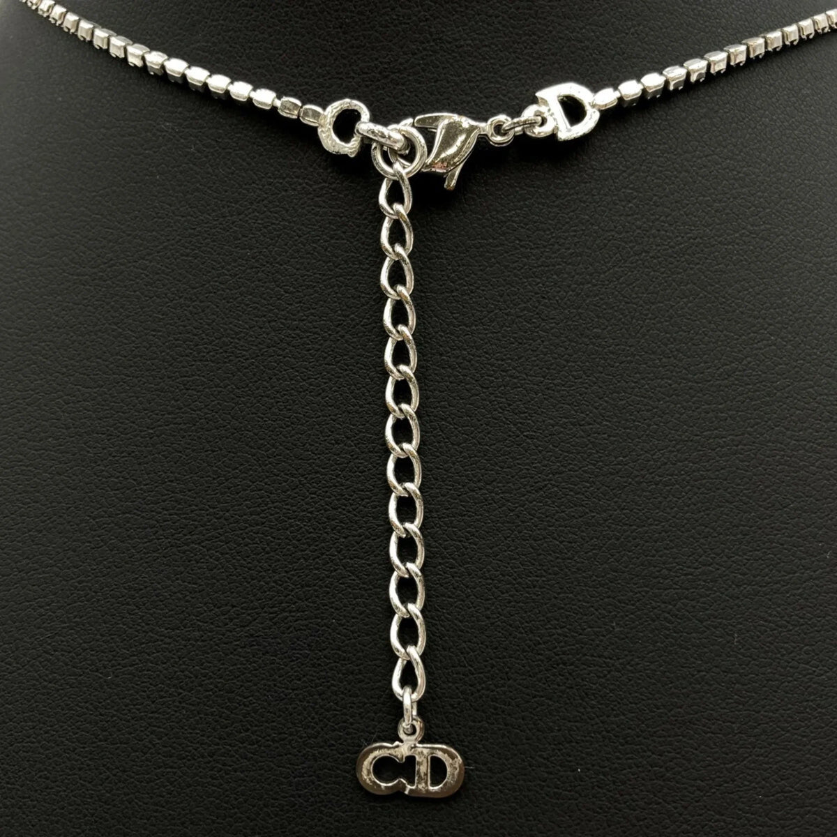 Women's Rhinestone Color Necklace (Good) Pre-Owned IT1TZZH18V36 Silver Dior Christian Plate