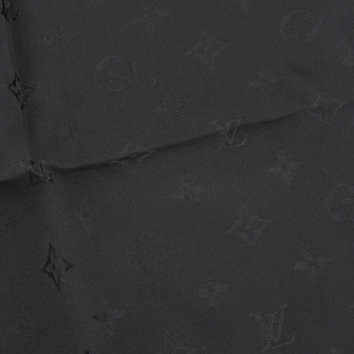 Pre-Owned silk black (Like scarf Louis LOUIS monogram VUITTON New) Vuitton