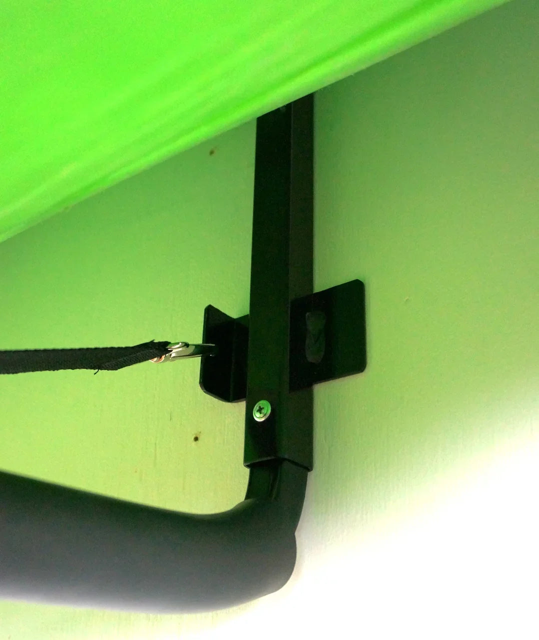 Wall Rack Single 1 with Sparehand Mount Storage Kayak Safety Strap for