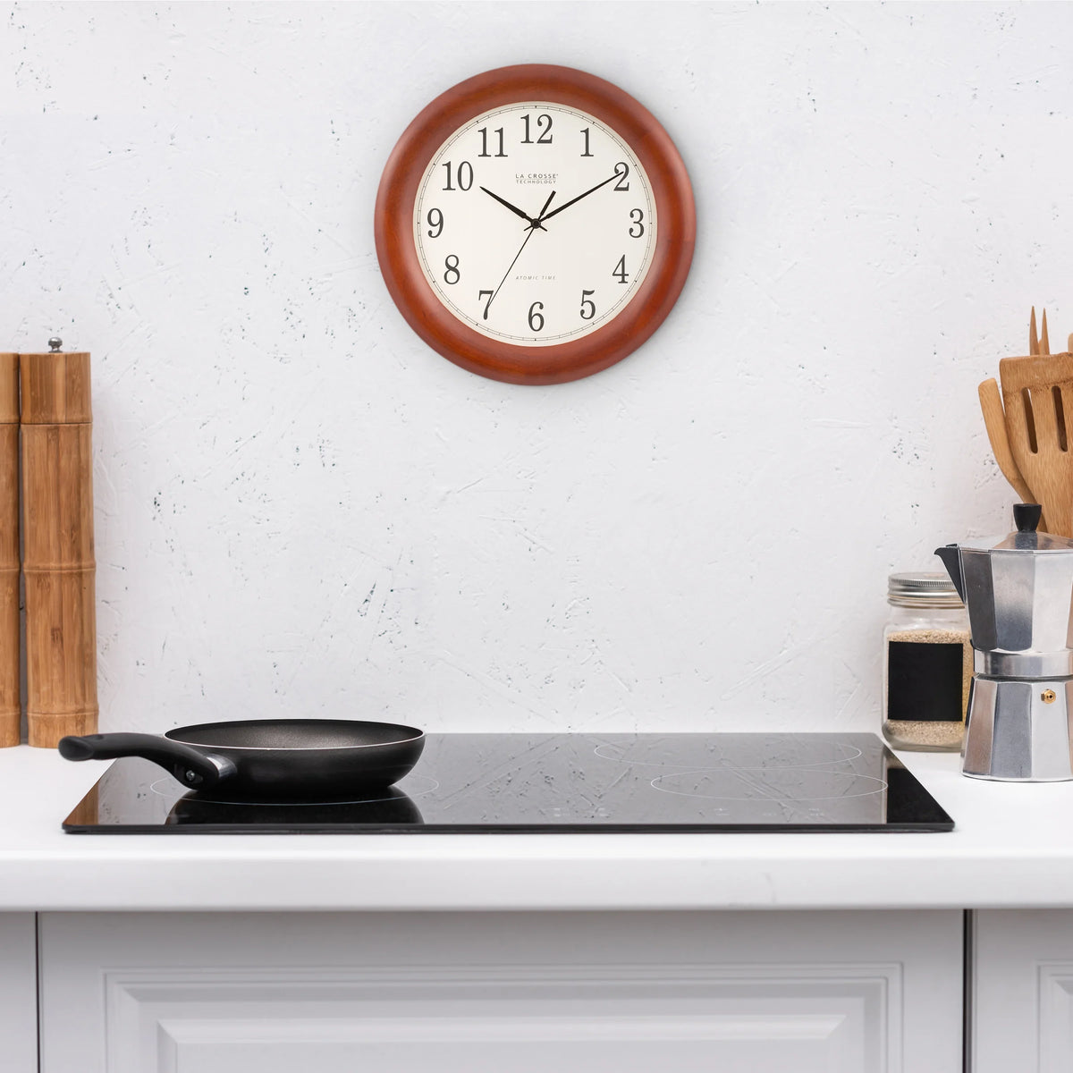 Inch Technology finish WT-3122A-Int La Cherry Analog Clock, 12.5 Crosse Oak Atomic Wood