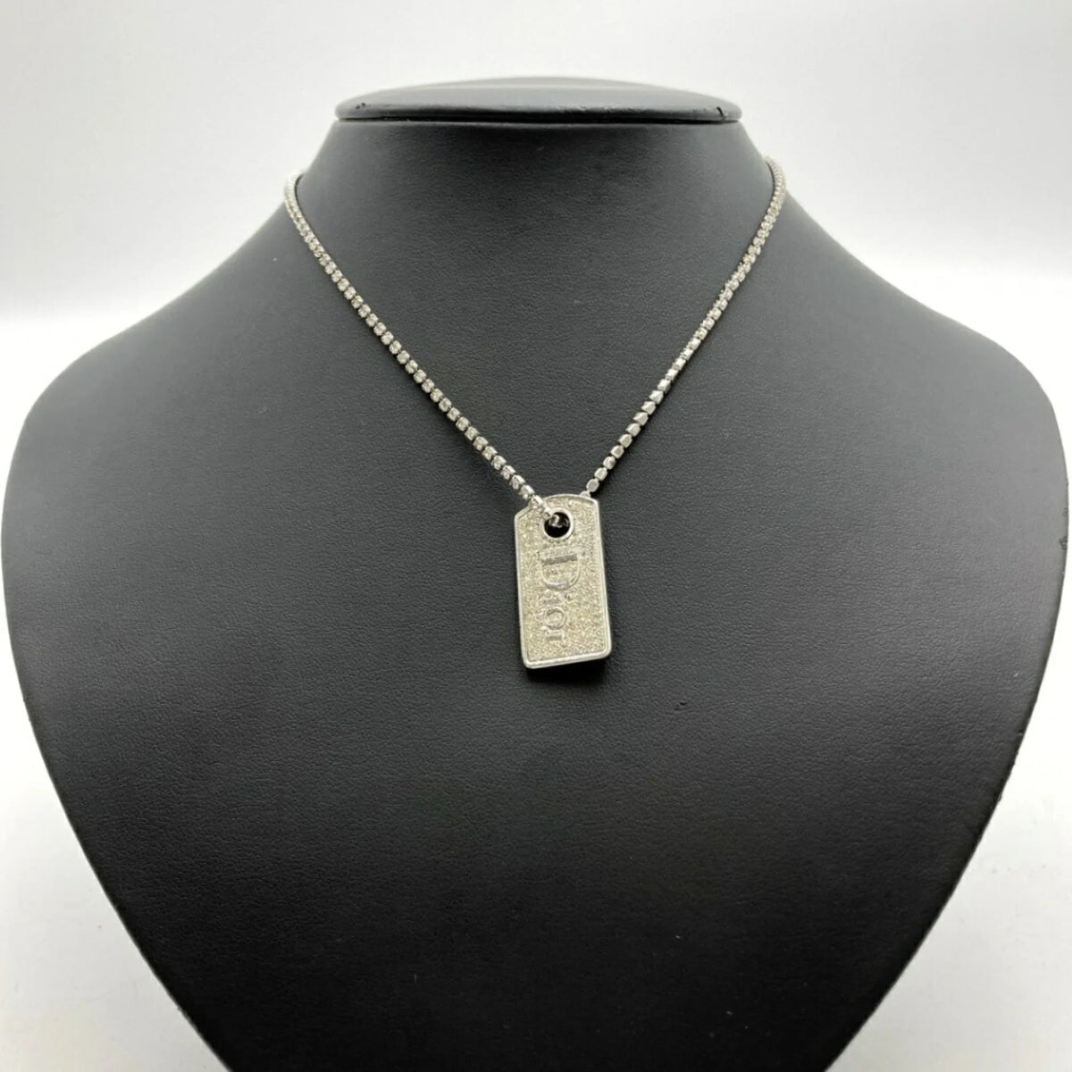 Women's Rhinestone Color Necklace (Good) Pre-Owned IT1TZZH18V36 Silver Dior Christian Plate