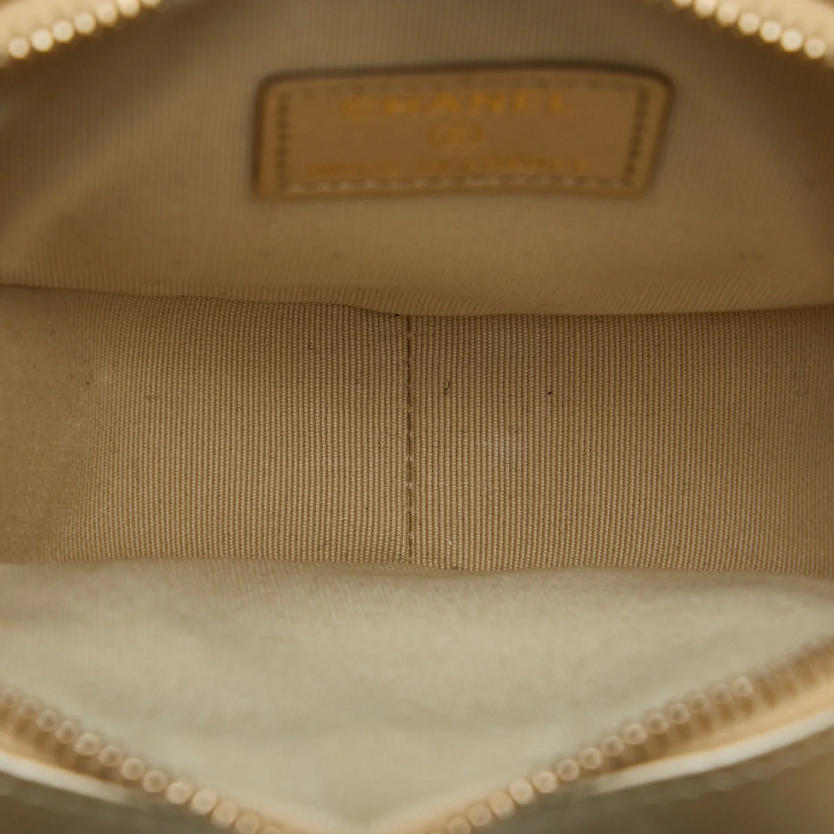 Crossbody Mini Gold Authenticated Heart Leather Chanel Unisex in Crossbody Bag CC Pre-Owned Love (Good) Lambskin