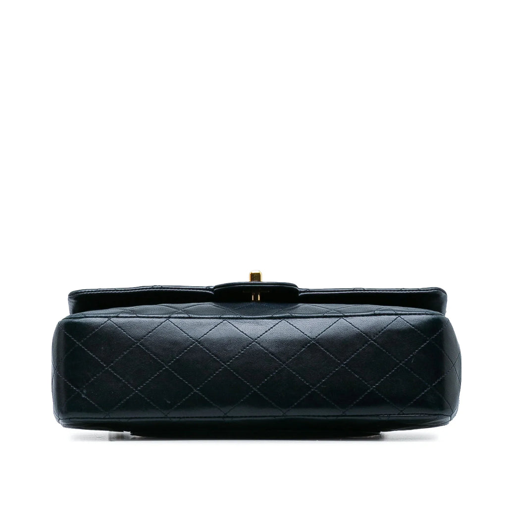 Lambskin Leather Medium Bag Unisex Pre-Owned Authenticated Flap (Good) Double Shoulder Blue Classic Chanel