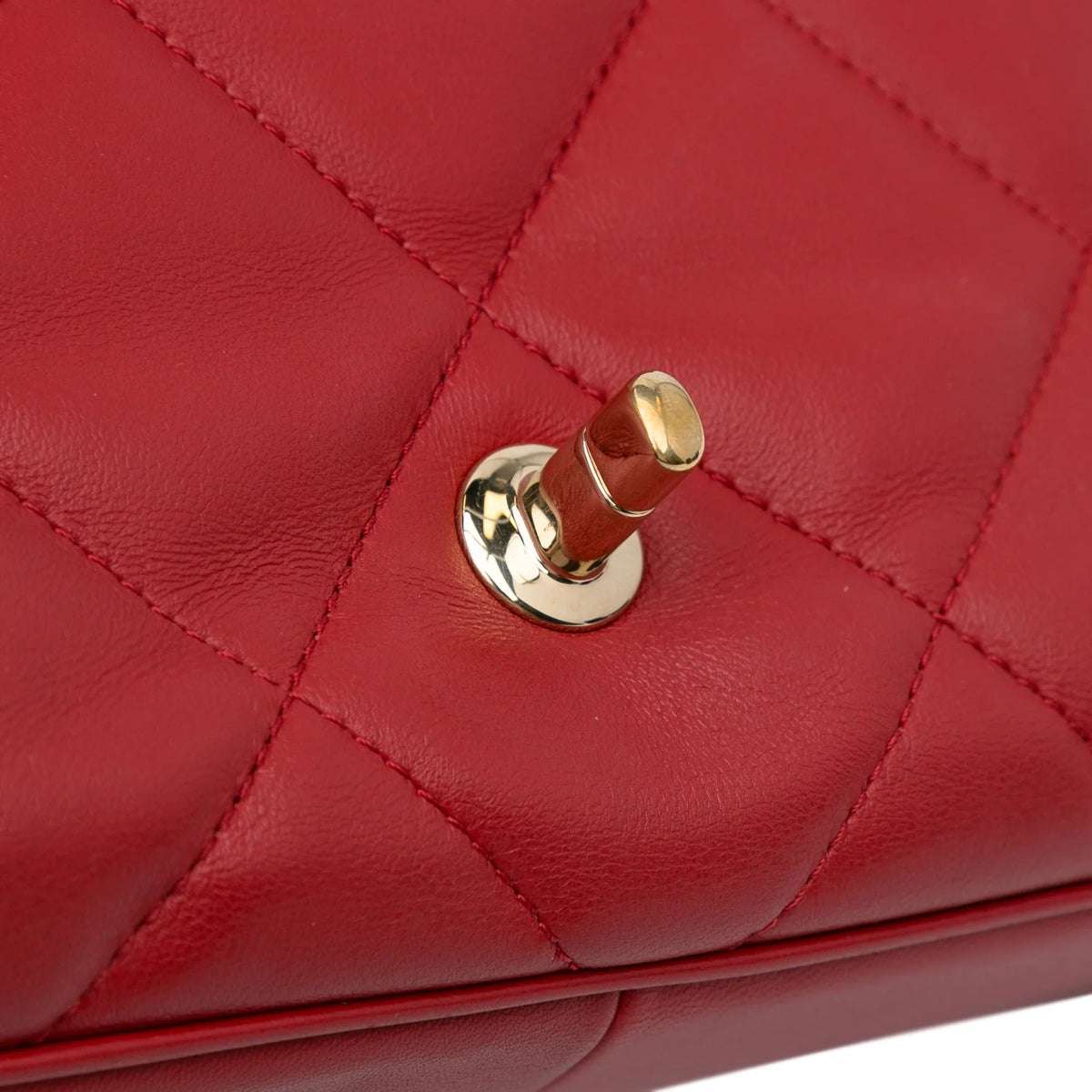 Lambskin Small (Good) Satchel Authenticated Red Flap Unisex Bag Chanel Leather Carry Easy Pre-Owned