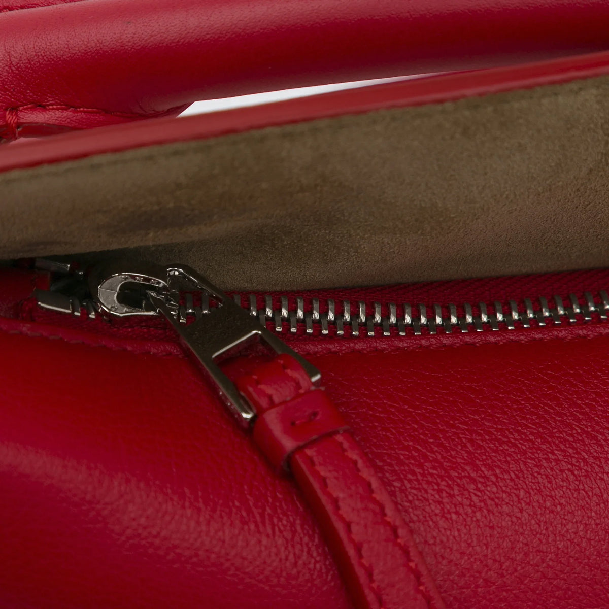 Authenticated (Good) Unisex Red LOEWE Mushroom Small Puzzle Pre-Owned Satchel Edge Leather Calf